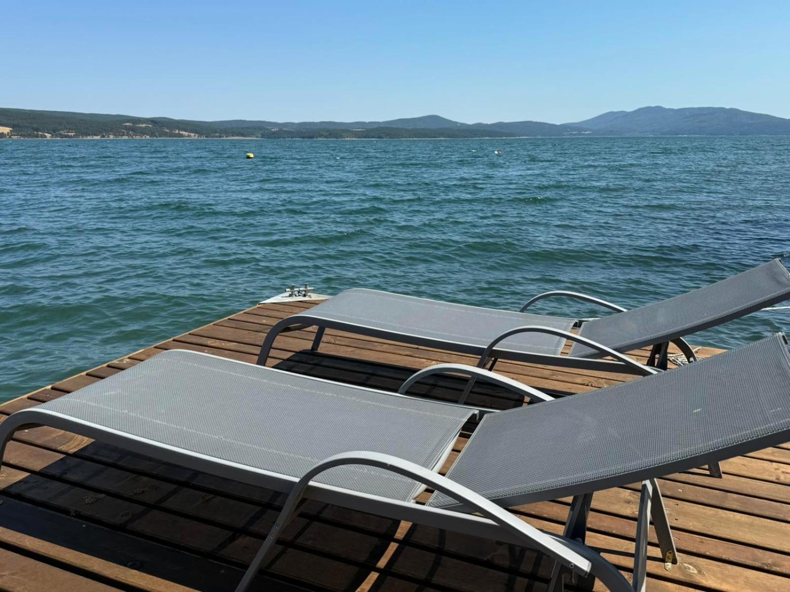 Villa Iskar Lake Residence By Bookvillabg Shtarkelovo Gnezdo Екстериор снимка