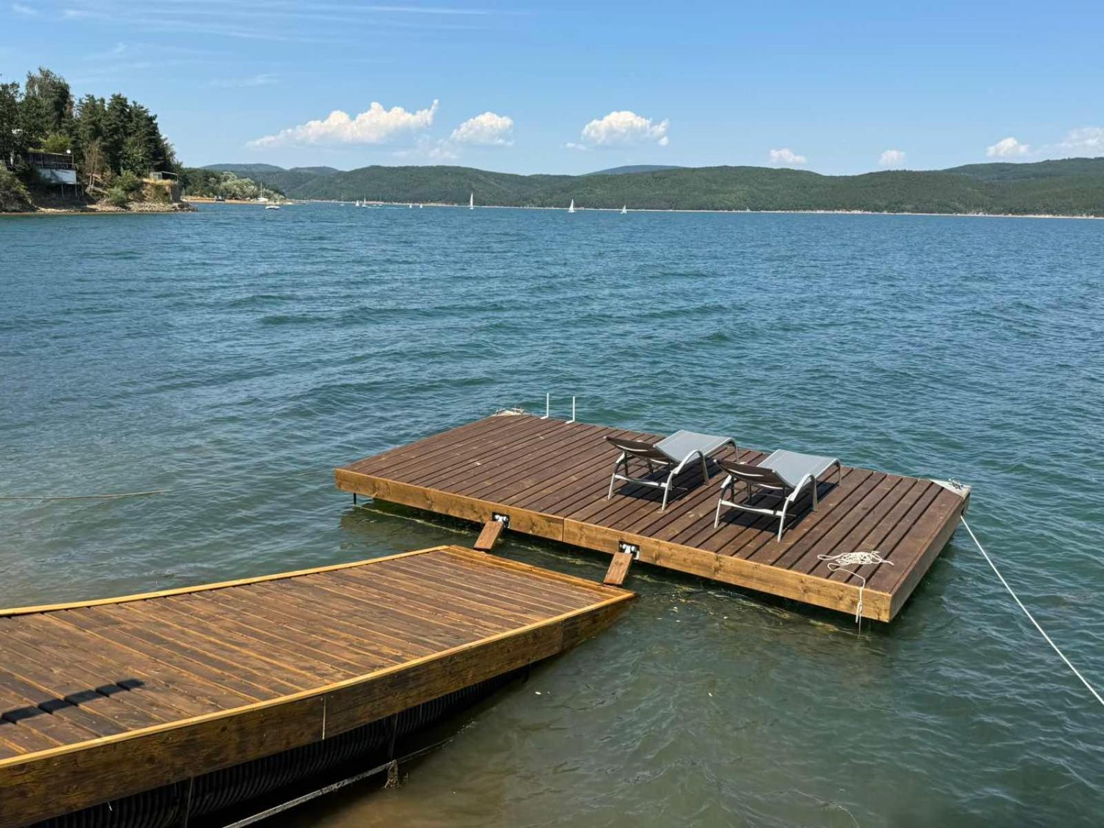 Villa Iskar Lake Residence By Bookvillabg Shtarkelovo Gnezdo Екстериор снимка