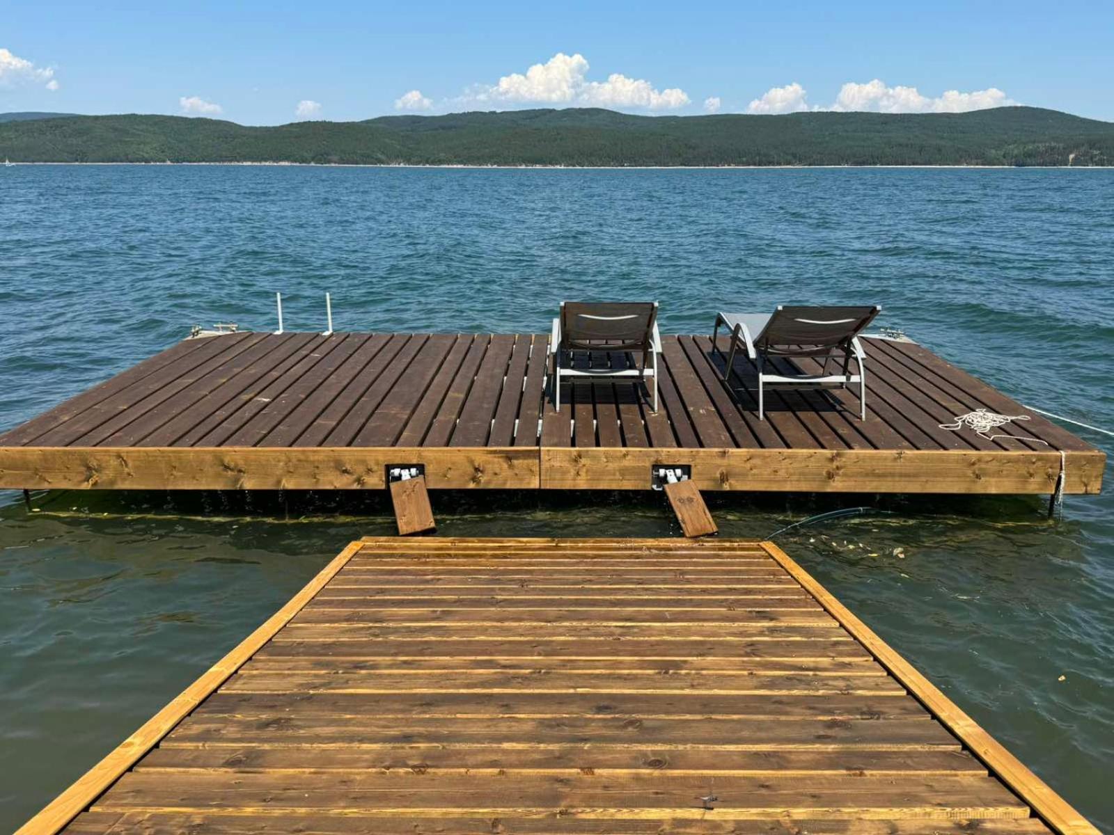 Villa Iskar Lake Residence By Bookvillabg Shtarkelovo Gnezdo Екстериор снимка