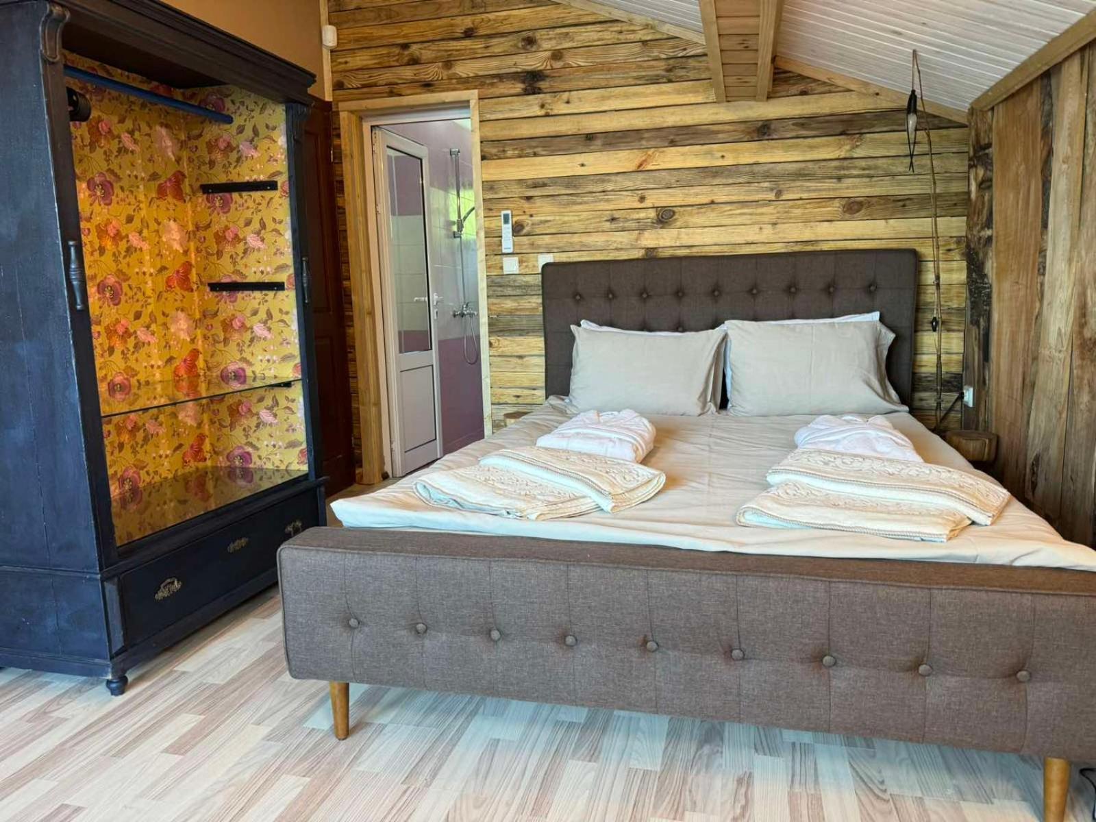 Villa Iskar Lake Residence By Bookvillabg Shtarkelovo Gnezdo Екстериор снимка