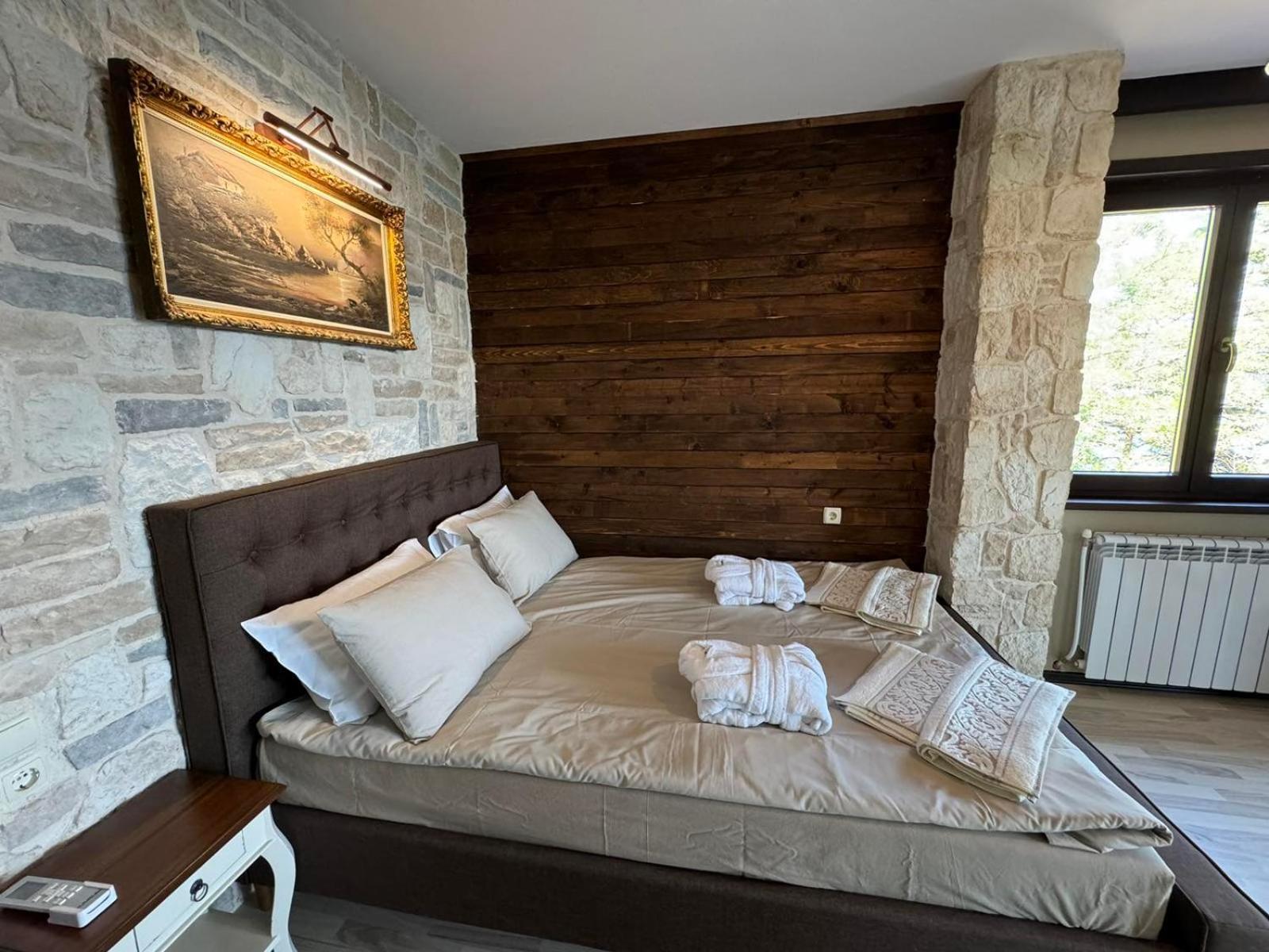 Villa Iskar Lake Residence By Bookvillabg Shtarkelovo Gnezdo Екстериор снимка